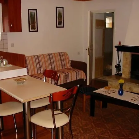 펜션 σπίτι στη λίμνη πλαστήρα μπελοκομίτη *